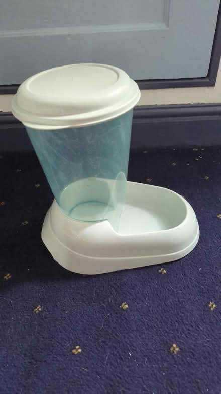 Photo of free Dry food dispenser for cats (Letchworth (SG6)) #1