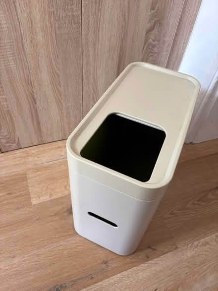 Photo of free Plastic bin (Hemel Hempstead, HP3) #2