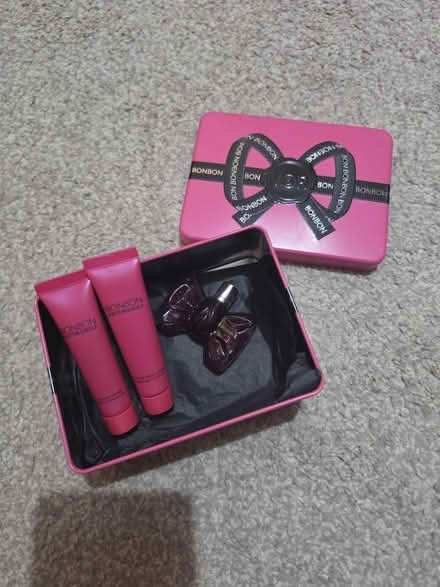 Photo of free Viktor&Rolf gift set (Cleland ML1) #1