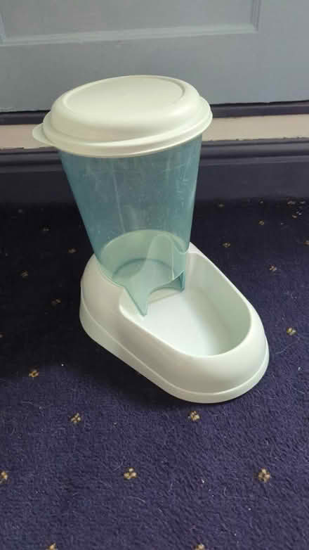 Photo of free Dry food dispenser for cats (Letchworth (SG6)) #2