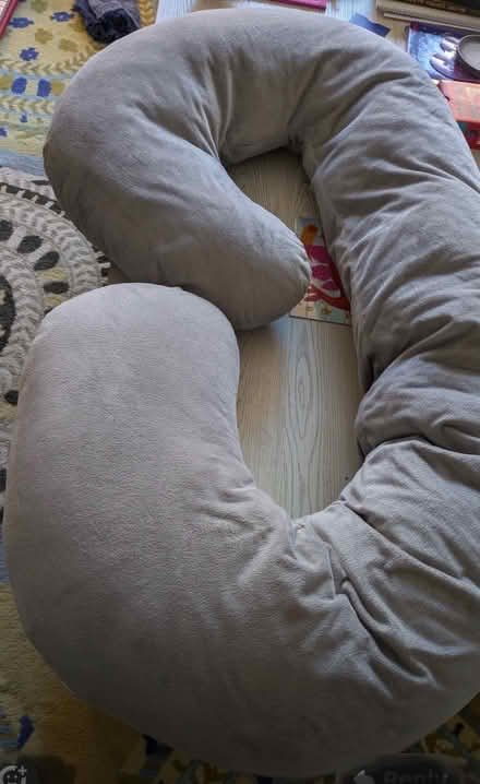 Photo of free Comfy pregnancy pillow /body pillow (East Flatbush) #1