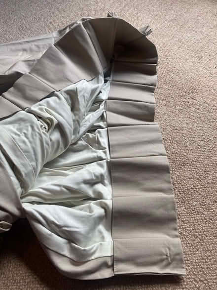 Photo of free Beige single curtain with lining (Chapeltown LS7) #2