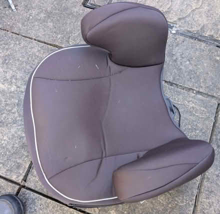 Photo of free Childs booster seat (Grove OX12) #1