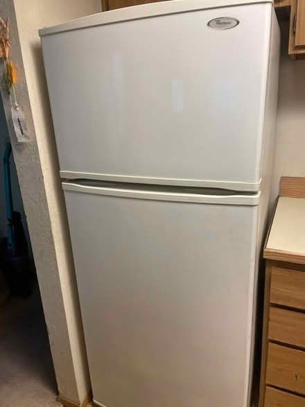 Photo of free Whirlpool fridge (N. Shoreline / 15th Ave NE) #1