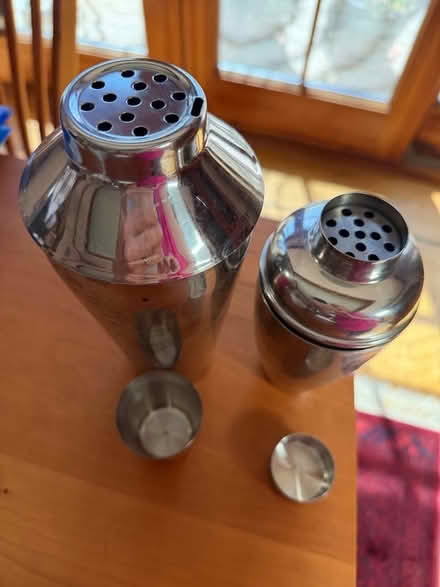 Photo of free mixer tins (White Oaks area of San Carlos) #1