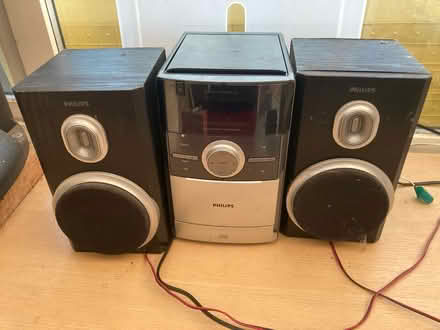Photo of free Philips radio micro system mc147 (RG8 Pangbourne) #1