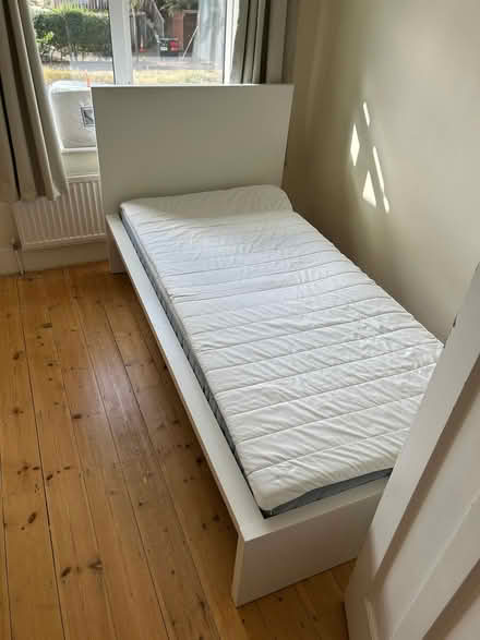 Photo of free Single bed (Chiswick W4) #1