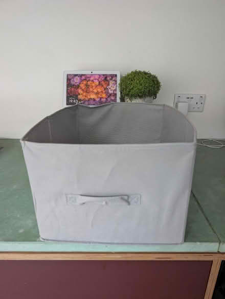 Photo of free Box (Bethnal Green E2) #1