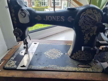 Photo of free Jones hand operated sewing machine vintage (Woodseats S8) #3