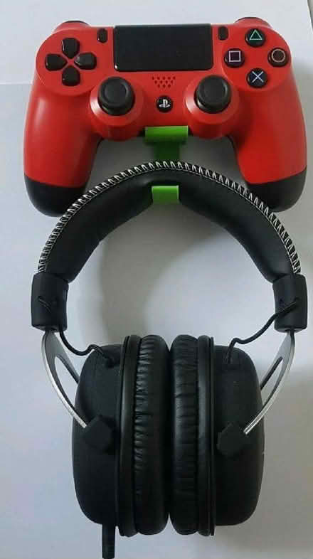Photo of free PS4 controller & headphone wall mount (Pelsall WS3) #1