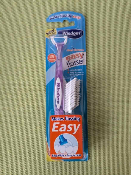 Photo of free New Easy Flosser (Beulah Hill SE19) #1