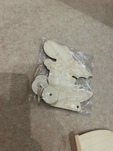 Photo of free Craft supplies for painting (ME15) #4