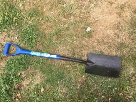 Photo of free Garden spade (B62 near Blackheath) #1