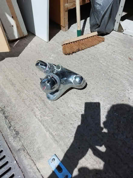 Photo of free aqua lisa bath tap mixer with shower connector (Maybury Hill GU22) #1