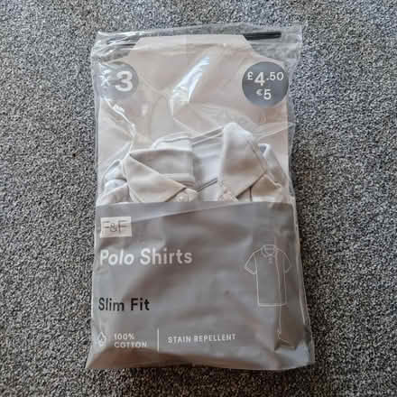 Photo of free Age 3-4yr white polo school tops (Chesham HP5) #2