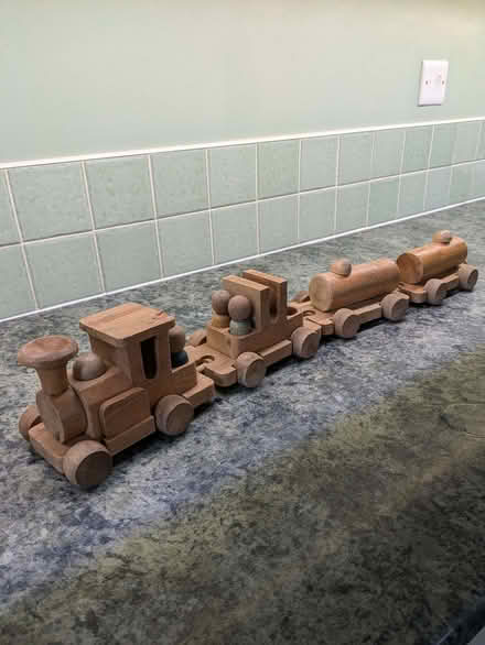 Photo of free Old wooden toy trains (Moseley B13) #2
