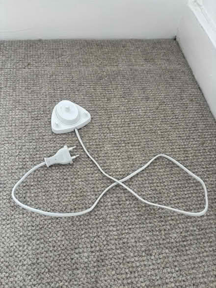 Photo of free Braun electric brush charger (Sw20 Raynes Park) #1