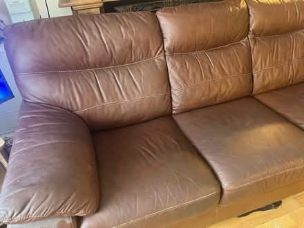 Photo of free 3 seater leather sofa (Wandsworth SW18) #3