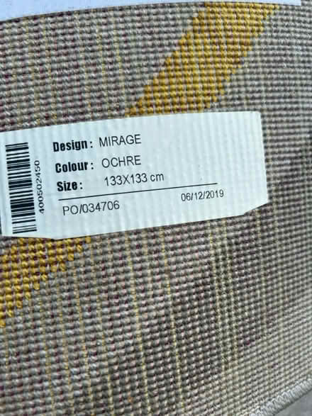 Photo of free Round rug (SK13 Padfield) #3