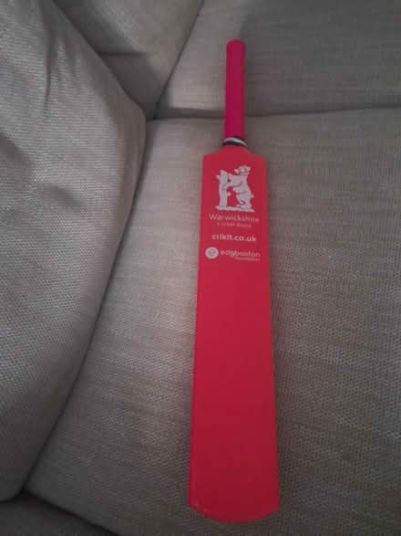 Photo of free Pink cricket bat (Hockley Heath B94) #1