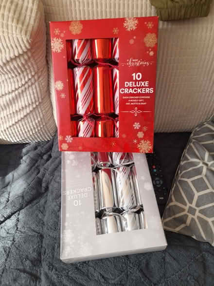 Photo of free Christmas crackers (Oakridge RG21) #1