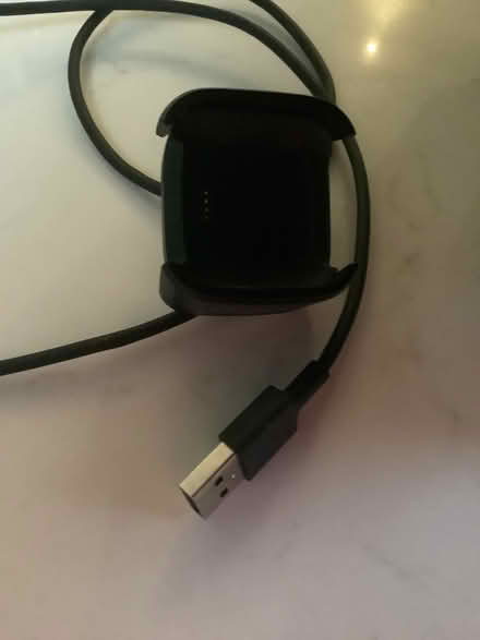 Photo of free FITBIT Versa 2 charging cable (Deanburn EH26) #2