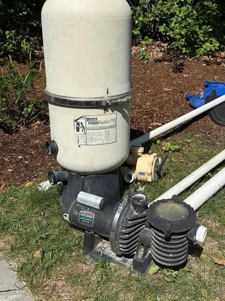 Photo of free Pool pump and filter, still work (Reading, MA) #1