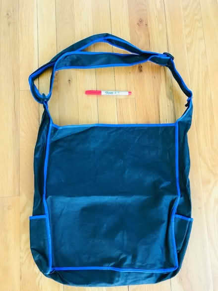 Photo of free Great shoulder messager bag (Upper East Side) #2