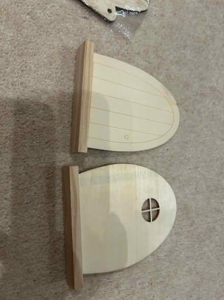 Photo of free Craft supplies for painting (ME15) #3