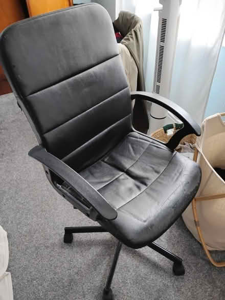 Photo of free Office chair (M32 (near Victoria Park)) #1