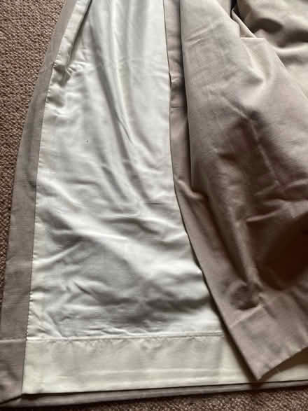 Photo of free Beige single curtain with lining (Chapeltown LS7) #4