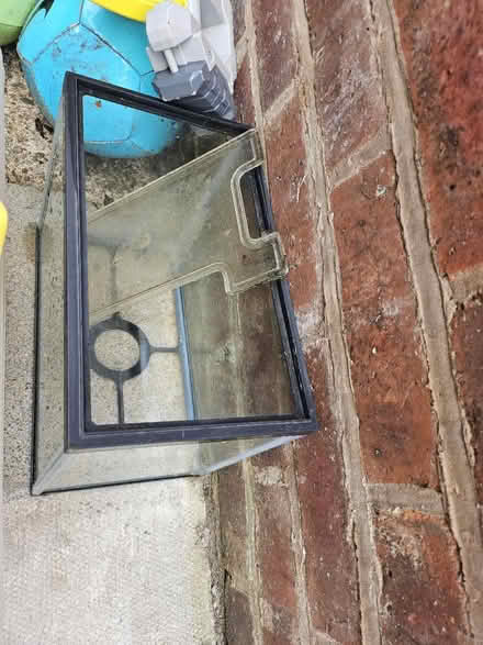 Photo of free Small fish tank with lid (Swinton M27) #1