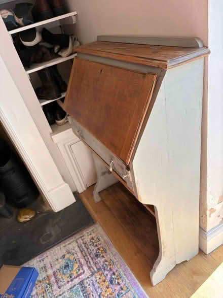 Photo of free Bureau (HP1 Bourne end) #3