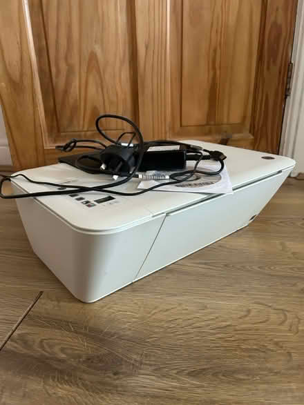 Photo of free HP 2540 white deskjet printer (Cheshunt EN7) #4