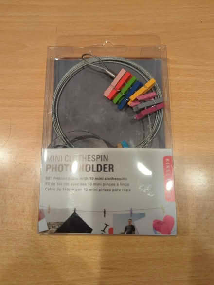 Photo of free mini clothespin photo holder (Little Italy) #1
