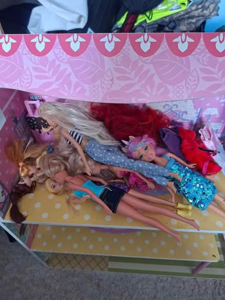 Photo of free Doll house (Kidderminster dy11) #2