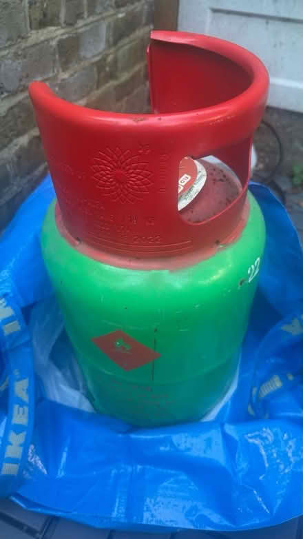 Photo of free Empty 6l propane canister (Greenwich SE10) #1