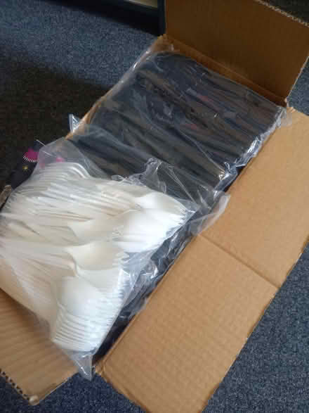 Photo of free 1000 plastic knives and 100ish fork (Burngreave S4) #1