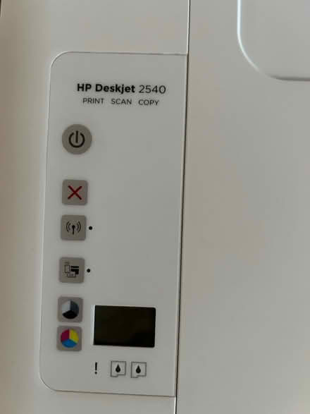 Photo of free HP 2540 white deskjet printer (Cheshunt EN7) #3