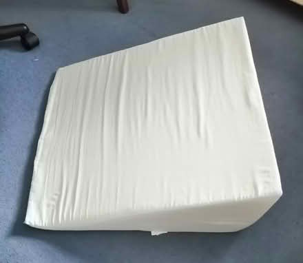 Photo of free Wedge Cushion (Moorlands LA1) #1