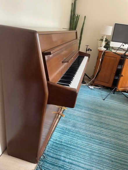 Photo of free Welmar piano great condition (Round Green LU2) #3