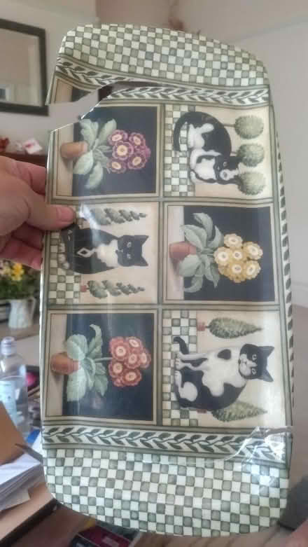 Photo of Melamine tray this pattern, wilscome cats showing 6 (Hither Green SE13) #1