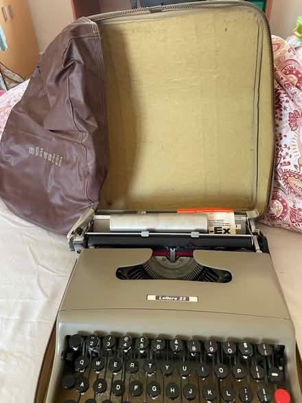 Photo of free Olivetti Lettera 22 typewriter (Combe Down BA2) #1
