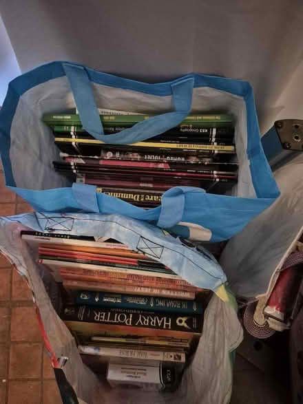 Photo of free Books (Hollinswood TF3) #1