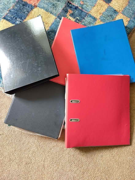 Photo of free Files and plastic document holders (Pant y dwr LD6) #1