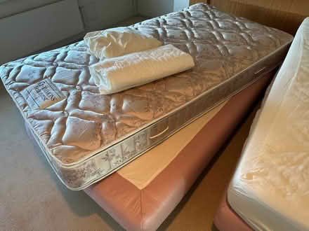 Photo of free 4x single, 2x super single beds (Van West (at Sylvia Hotel)) #1