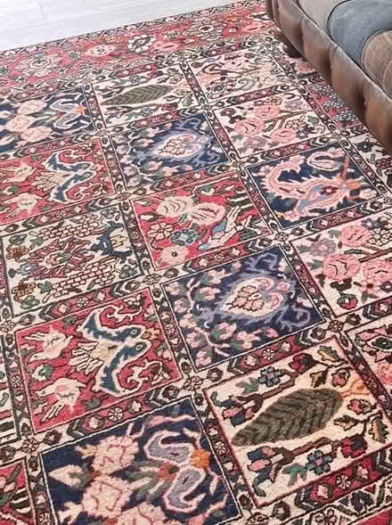 Photo of free Large Persian Rug / needs cleaning (Notting Hill Gate W11) #2