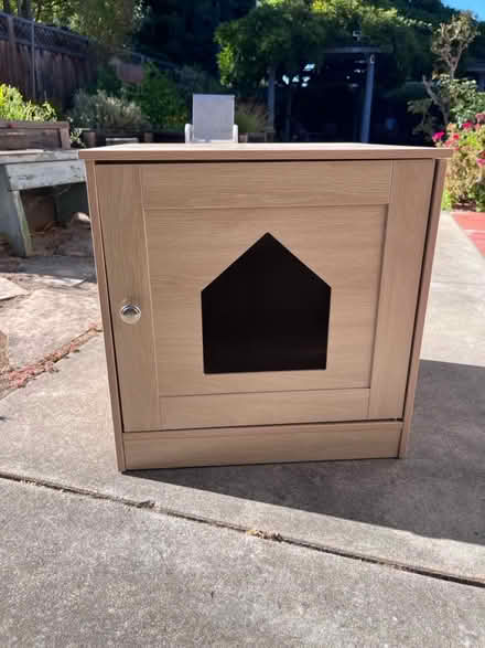Photo of free Cat Box Enclosure (Cuesta Ave / El Monte Ave) #1