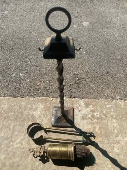 Photo of free Open fire - stand & tools (Chineham RG24) #3