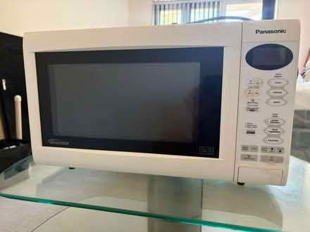 Photo of free Microwave (Purley CR8) #1